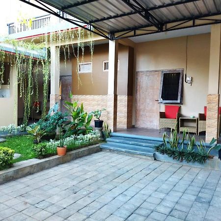 Lidah Lokal Guest House Singaraja エクステリア 写真
