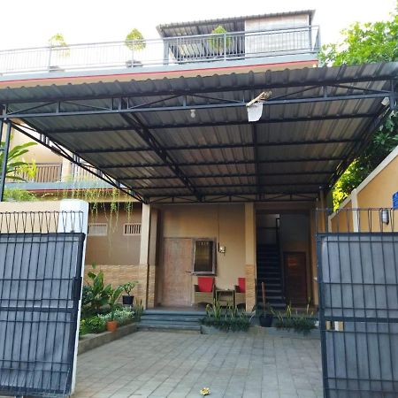 Lidah Lokal Guest House Singaraja エクステリア 写真